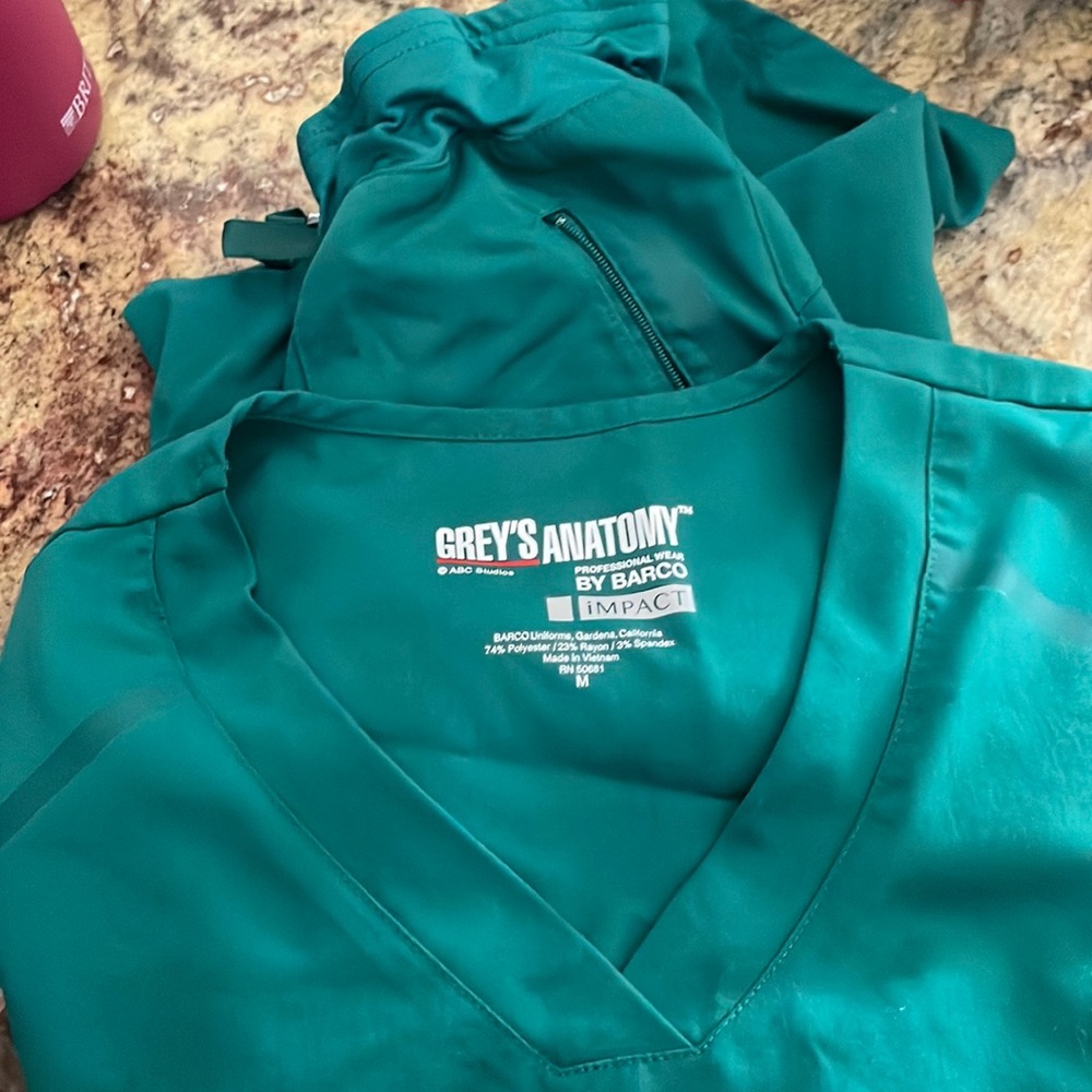 scrub set greys